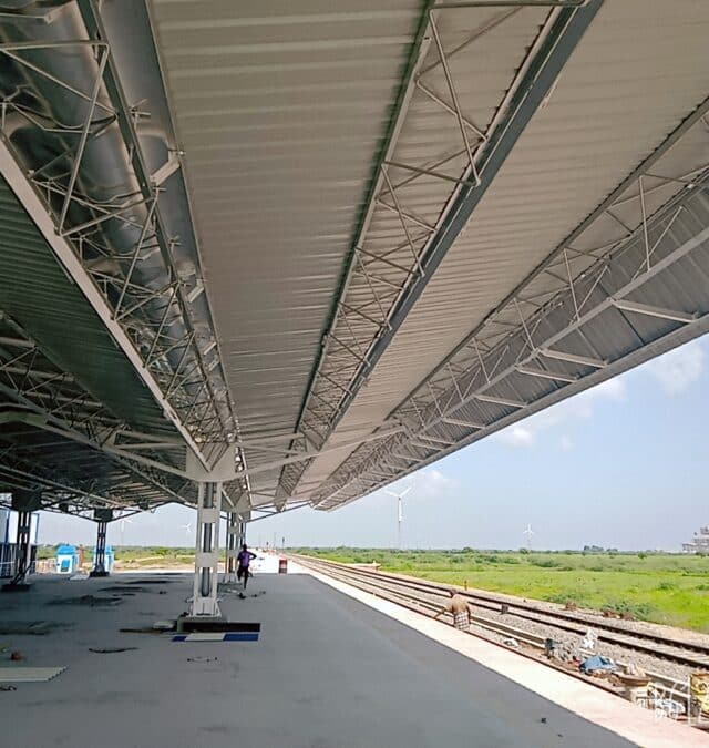 Structural material supplied to railway platforms